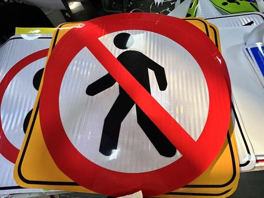 よい価格 デジタル印刷 紫外線印刷 道路警報標識のための技術グレードのプリズマ反射シート オンライン