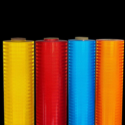よい価格 ASTM D4956 タイプ IV 準拠のマイクロプリズマ式反射シート 道路標識の屋外耐久性10年 オンライン